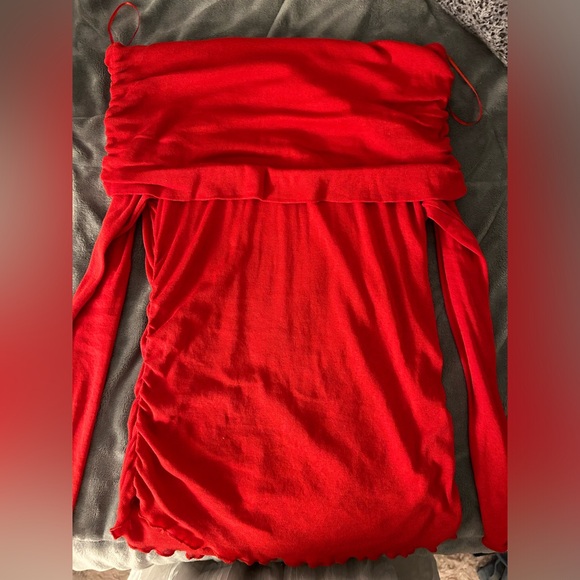 Off the shoulder red top - Picture 1 of 3